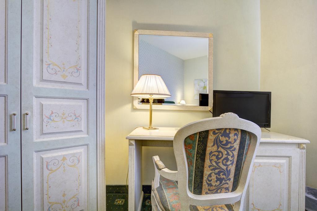 La Hotel